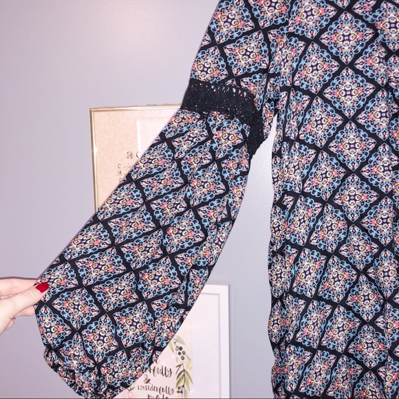 Cute pattern top - Picture 2 of 4